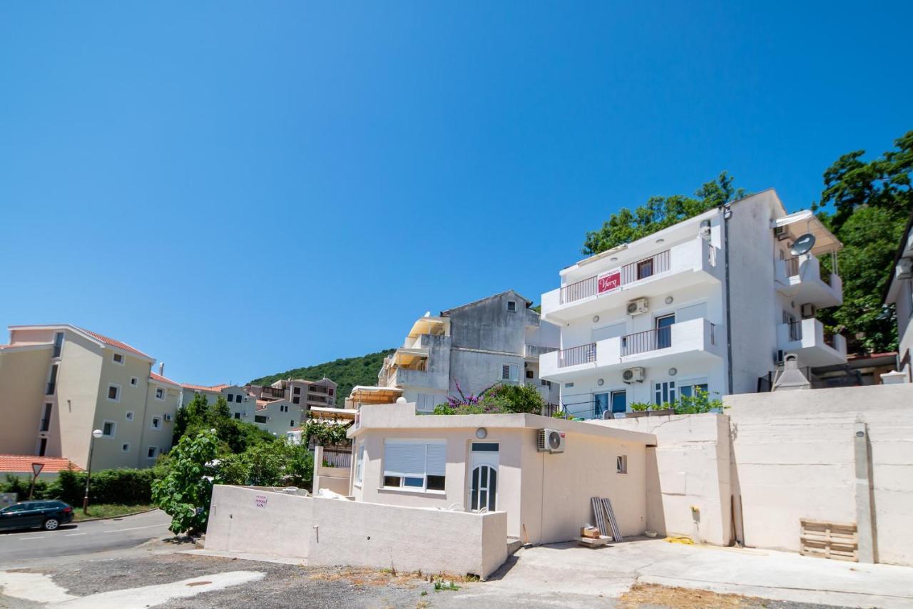 Apartments Vjera Petrovac Екстериор снимка