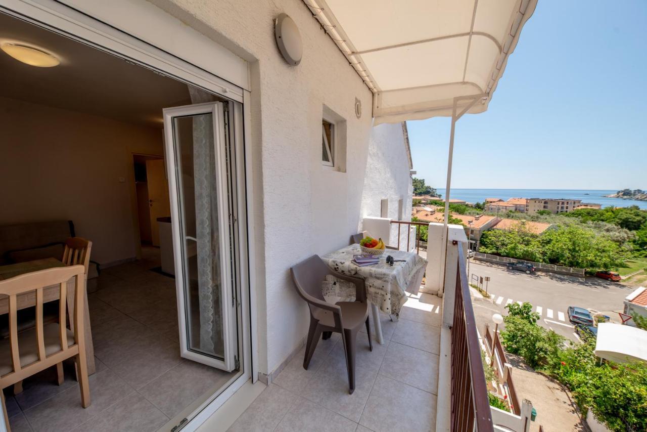 Apartments Vjera Petrovac Екстериор снимка