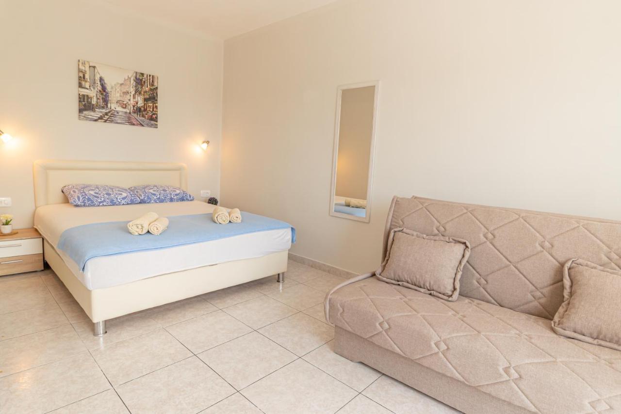 Apartments Vjera Petrovac Екстериор снимка
