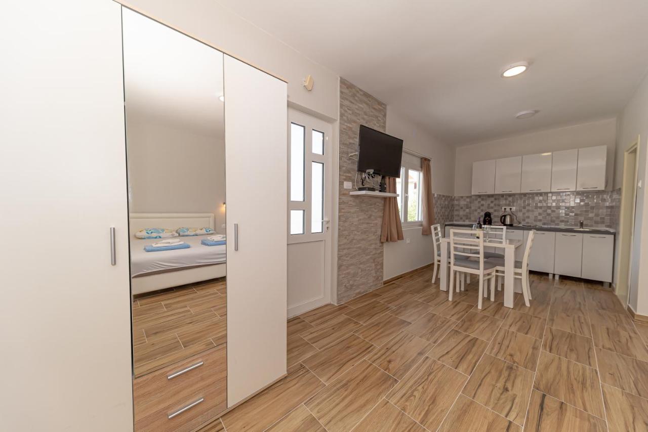 Apartments Vjera Petrovac Екстериор снимка