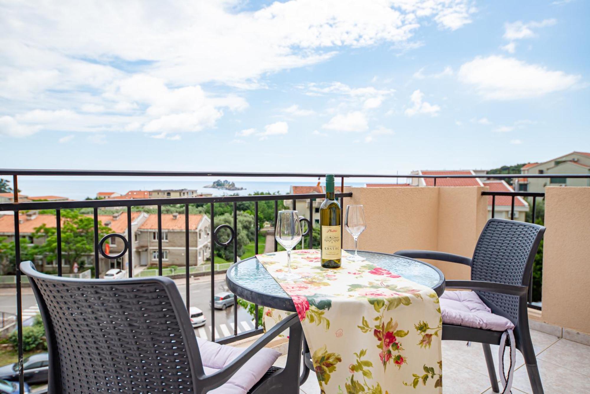 Apartments Vjera Petrovac Екстериор снимка