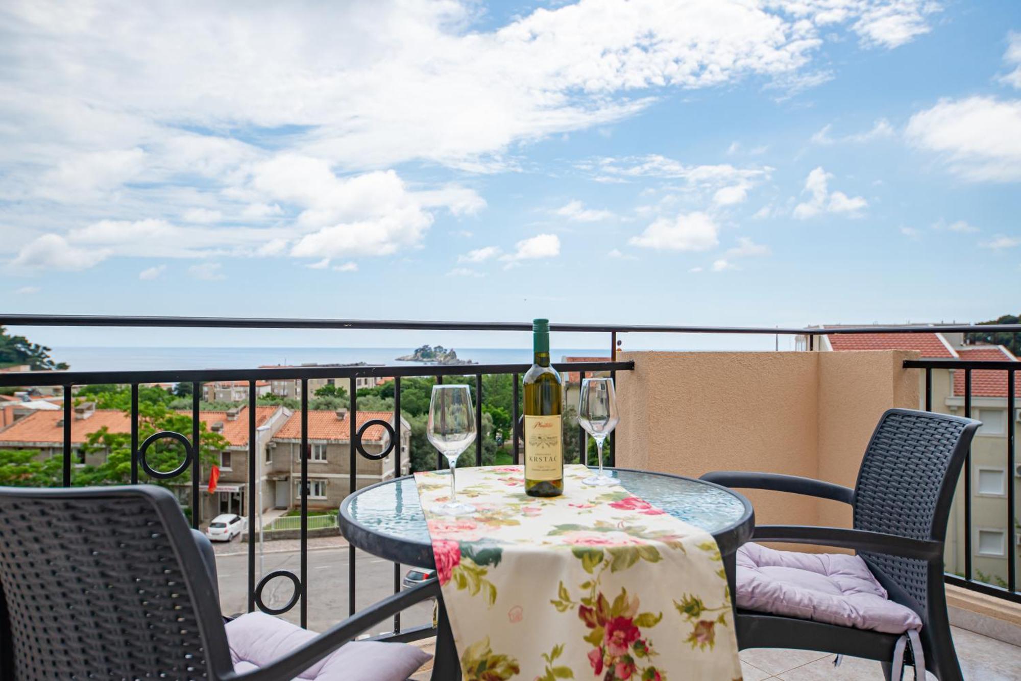 Apartments Vjera Petrovac Екстериор снимка