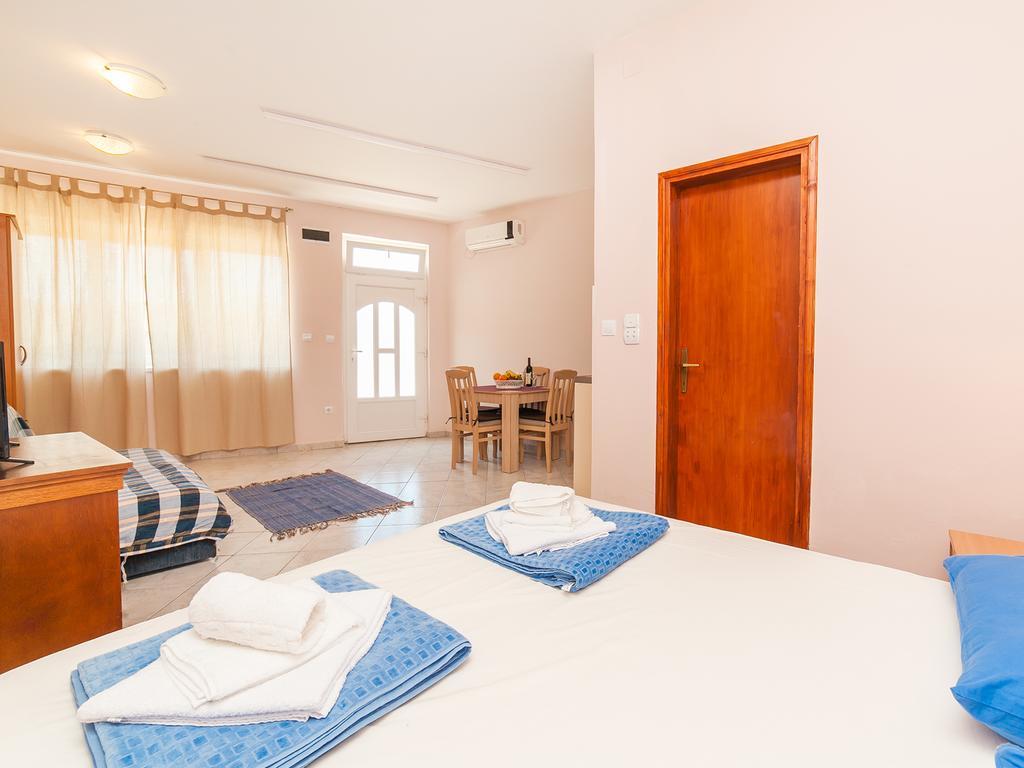 Apartments Vjera Petrovac Екстериор снимка