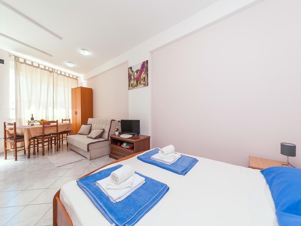 Apartments Vjera Petrovac Екстериор снимка
